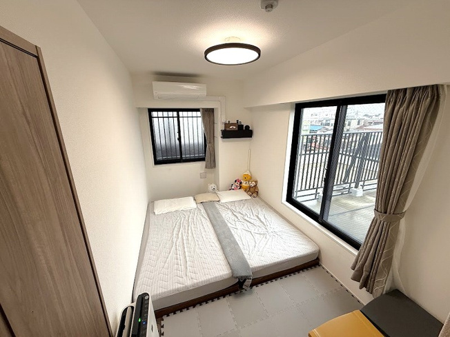 【寝室】 | プレシス朝霞台グリーンパークス（朝霞店） | 2025年11月撮影/6帖洋室
2面採光の明るい洋室。大容量WICも設置されています。