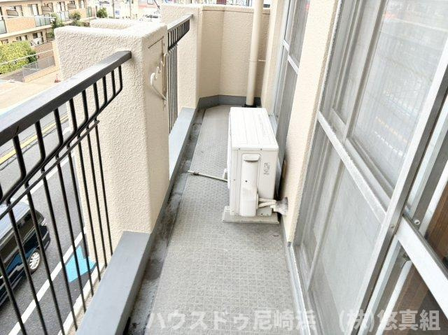 日興宝塚スカイマンションのバルコニー|■東向きバルコニー　和室・洋室から出られます♪