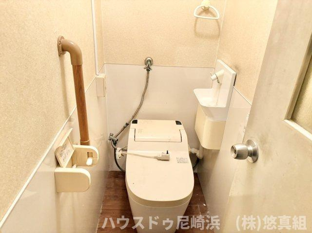日興宝塚スカイマンションのトイレ|■温水洗浄便座で、冬でも暖かい便座で冷え知らず！洗浄機能で衛生的♪(2020年頃交換済）