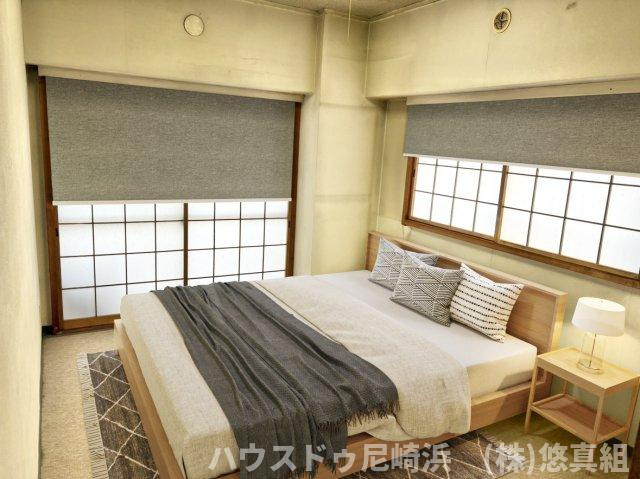 日興宝塚スカイマンションの寝室|■寝室（洋室）　約6帖（※家具配置はCGによるシミュレーションです。）