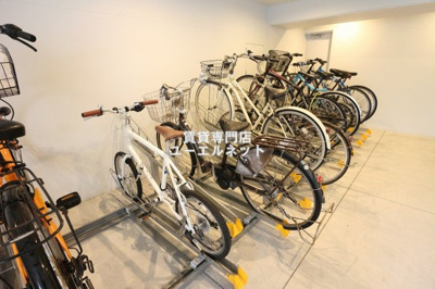 【その他共用部分】 | ファーストステージ江坂広芝町2 | 自転車通勤にも便利な駐輪場付き♪