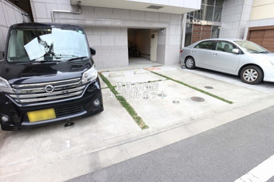 【駐車場】 | ファーストステージ江坂広芝町2 | 敷地内駐車場あり◎