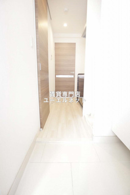 【玄関】 | ファーストステージ江坂広芝町2 | 住まいの顔ともなる玄関