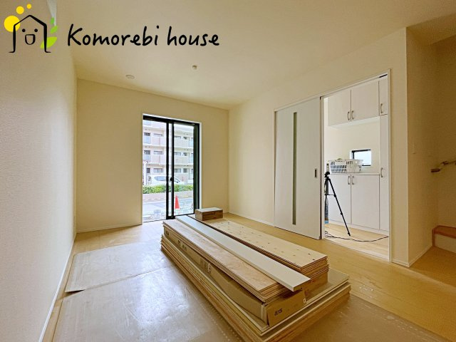 第7上尾西宮下　新築一戸建て　ハートフルタウン　Cの居間・リビング|使いやすい居間です