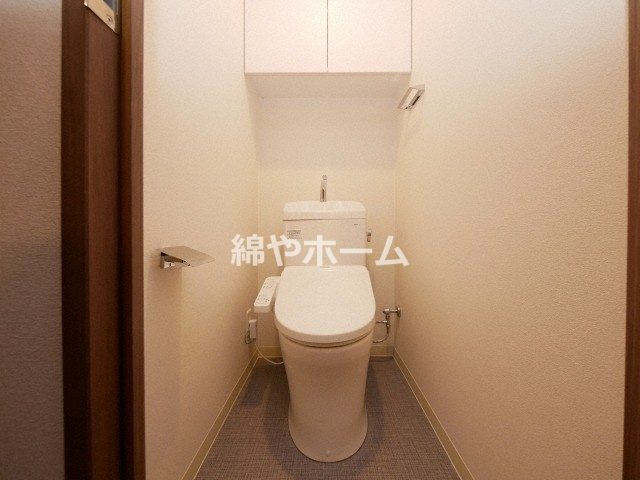 スプランディッド難波WESTのトイレ|コンパクトで使いやすいトイレです