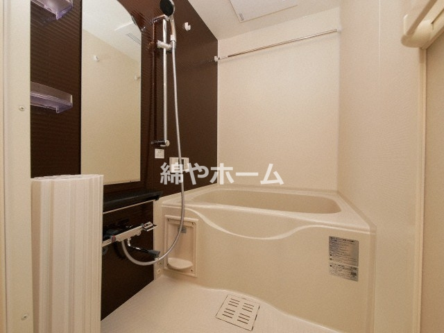 スプランディッド難波WESTの浴室|コンパクトで使いやすいお風呂です