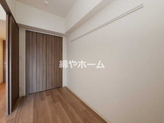 スプランディッド難波WESTの洋室|落ち着いた色調の洋室です
