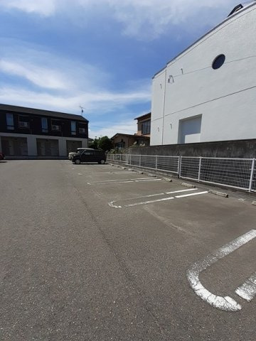 ラ・フィエスタⅠの駐車場