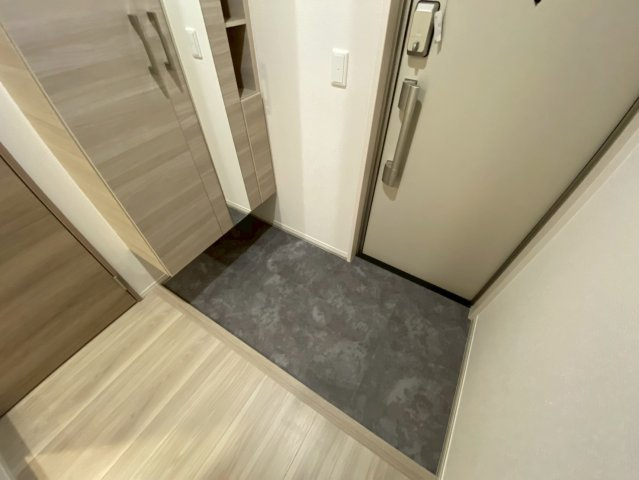 La　Maison高羽町の玄関