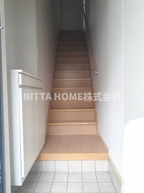 ジュネスカーサの玄関|シューズボックス設置済みです＊