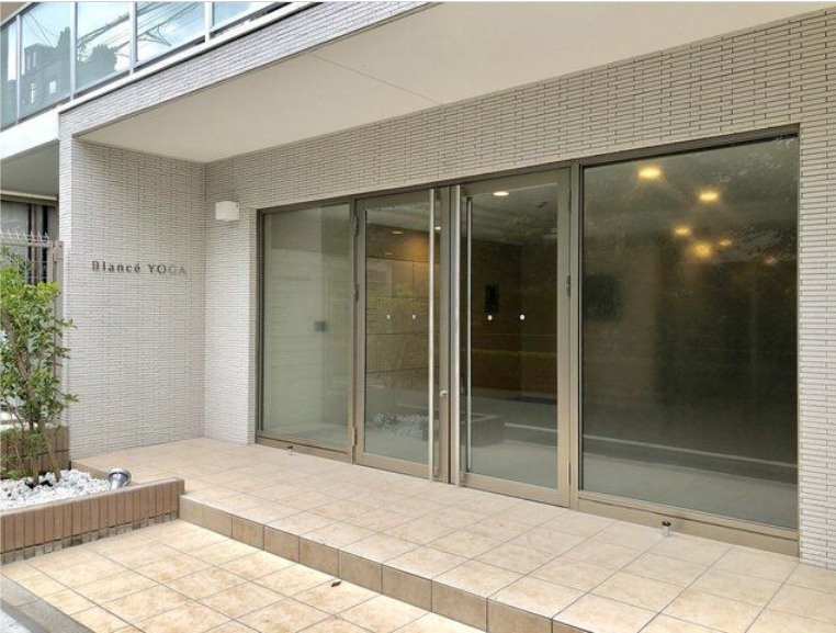 ウィルテラス用賀　ネット０　宅配BOX　ペット相談　角部屋のエントランス