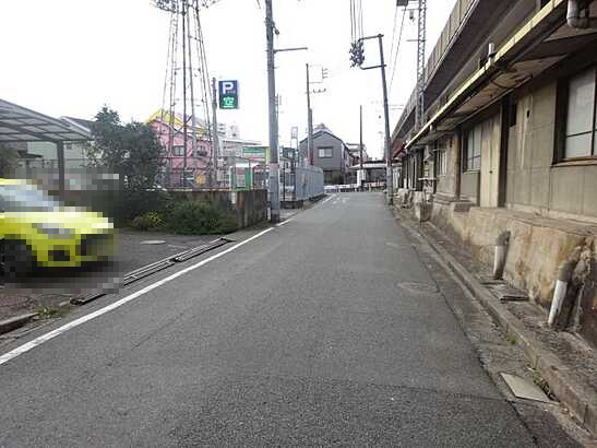 【前面道路含む現地写真】