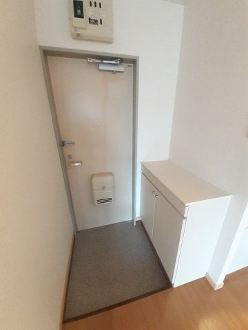 エグゼカワハラの玄関|シューズボックス付きの玄関です☆