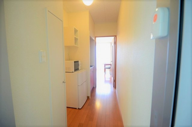 レオパレスＶｉｅｎｔの玄関