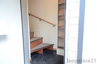 【玄関】 | レオパレスマルベリー金磯 | シンプルで使いやすい玄関です