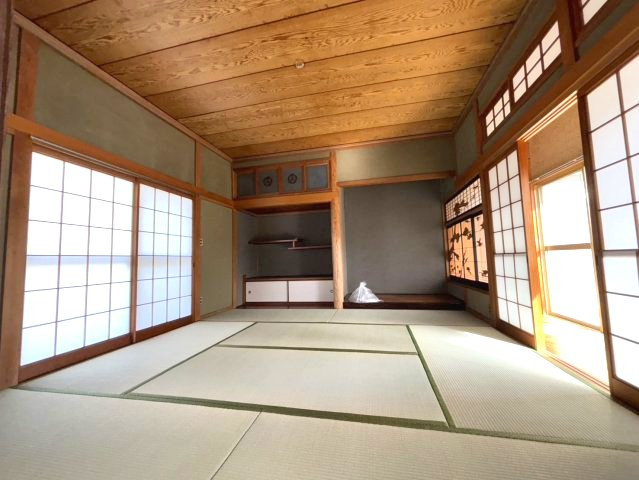 北条辻戸建の和室|柔らかい畳が心地よい和室