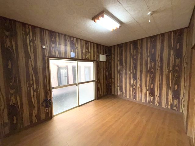 北条辻貸家　松山市北条辻の戸建賃貸の洋室|きれいな洋室です