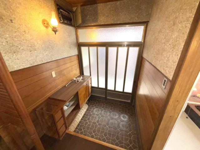 北条辻戸建の玄関|ゆったりとした玄関です