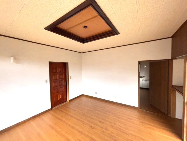 北条辻戸建の洋室|落ち着いた色調の洋室です