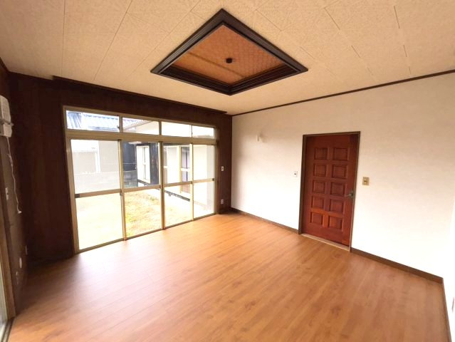 北条辻貸家　松山市北条辻の戸建賃貸の洋室|ゆったりした洋室です