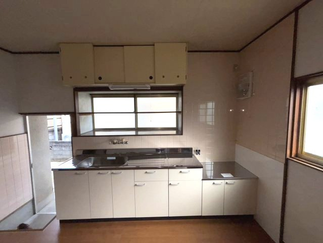 北条辻貸家　松山市北条辻の戸建賃貸のキッチン|キッチンでお料理をお楽しみください