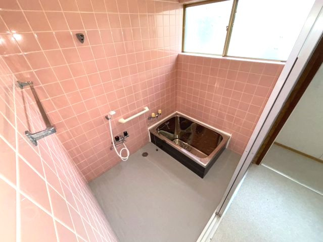 北条辻貸家　松山市北条辻の戸建賃貸の浴室|ゆったり過ごせるお風呂です