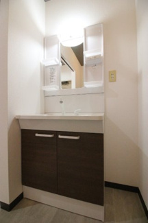 【独立洗面台】 | 独立洗面台、朝の身支度には欠かせません