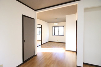 【居間・リビング】 | こちらのリビングで趣味の時間をお楽しみください