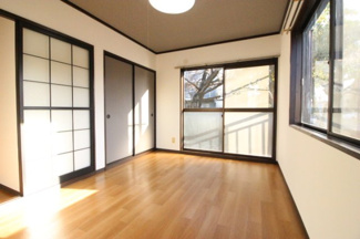 【洋室】 | 南側洋室