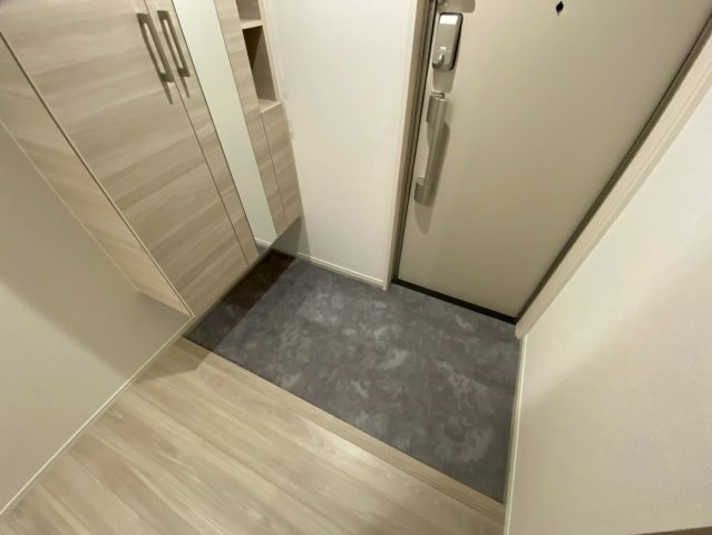 La　Maison高羽町の玄関