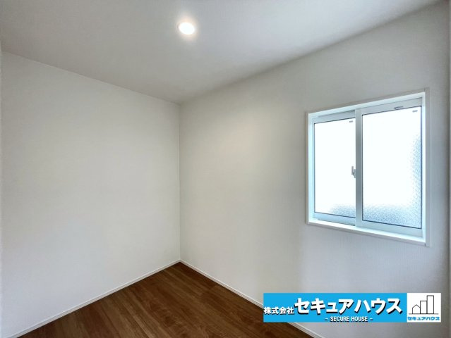 【今からご案内可能】知多市新知字斉宮畑　全2棟の収納|【納屋】
◆アウトドア用品や季節物の収納に便なスペース。
使わない物をしっかりしまえるため、室内をすっきり保ち、暮らしにゆとりを生み出します。