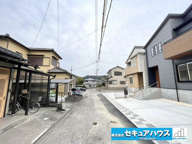 【今からご案内可能】知多市新知字斉宮畑　全2棟の前面道路含む現地写真|事前予約にて現地ご見学いただけます！お気軽にお問い合わせください♪
■株式会社　セキュアハウス■
住宅ローンに強く、知識、経験豊富なスタッフ在籍
お客様に寄り添い、ご成約後もサポート致します。