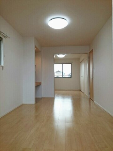 アムール　Ｅ棟の居間・リビング