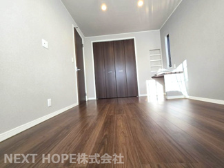 【洋室】 | 伊丹市寺本5丁目中古戸建 | 2階洋室6.5帖です♪素敵な室内をぜひ現地でご確認ください！！お気軽にネクストホープ不動産販売までお問い合わせを！