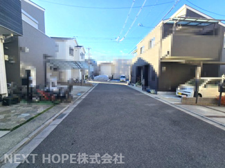 【前面道路含む現地写真】 | 伊丹市寺本5丁目中古戸建 | 前面道路は南側に幅員約６ｍです♪