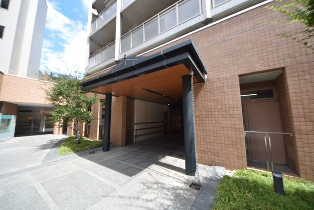 荒川区東日暮里５丁目の賃貸マンションのエントランス