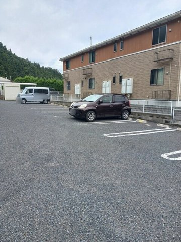 ガーデンヒルズＡの駐車場