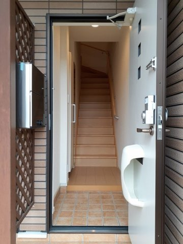 ダイアモンド・ムーンの玄関