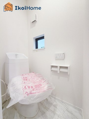 神戸市西区桜が丘東町4丁目　新築戸建のトイレ|【ホームページに現地動画掲載中】●年中無休：当日予約可●1階・2階ウォッシュレット付のお手洗いです