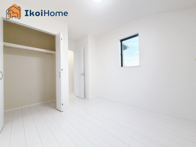 神戸市西区桜が丘東町4丁目　新築戸建の寝室|【ホームページに現地動画掲載中】●年中無休：当日予約可●収納が多く季節ものの家電も収納可能