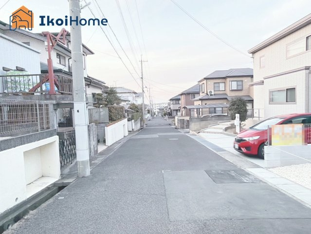 神戸市西区桜が丘東町4丁目　新築戸建の前面道路含む現地写真|【ホームページに現地動画掲載中】●年中無休：当日予約可●前面道路広く約6ｍ！交通量少なく安心です！