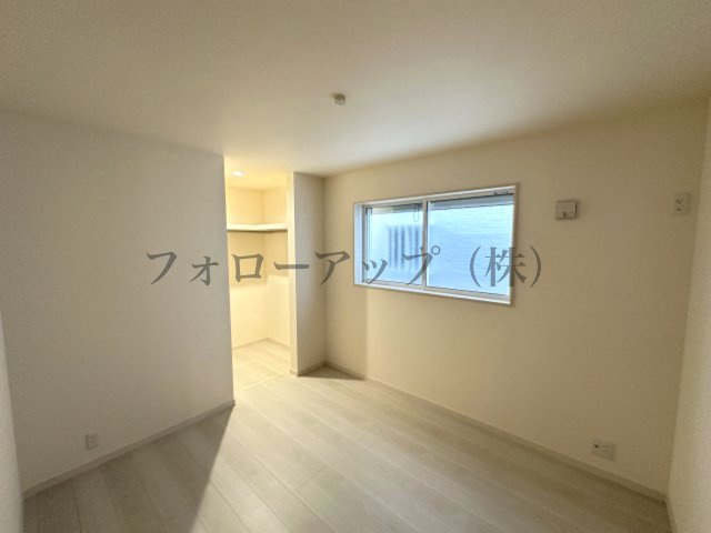 和泉市冨秋町２期の洋室|明るい洋室です