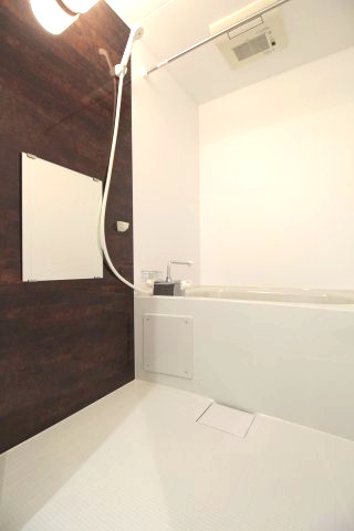 【浴室】 | コモイルソーレ弁天 | 落ち着いた空間のお風呂です