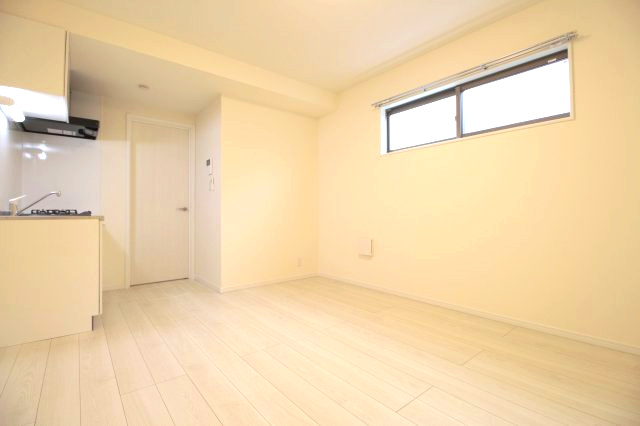 【居間・リビング】 | コモイルソーレ弁天 | ゆったりとしたリビングです