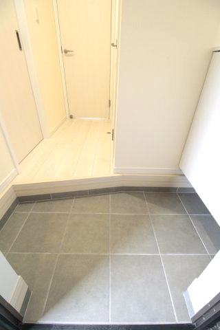 【玄関】 | コモイルソーレ弁天