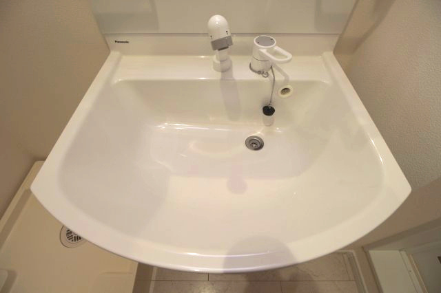 【独立洗面台】 | コモイルソーレ弁天