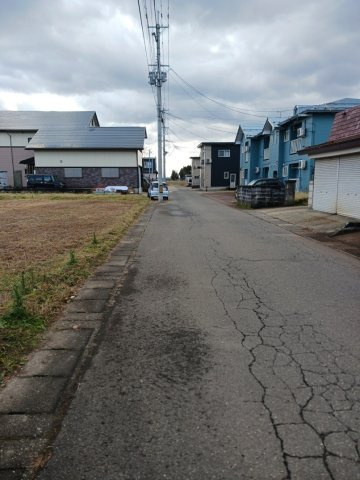 【前面道路含む現地写真】