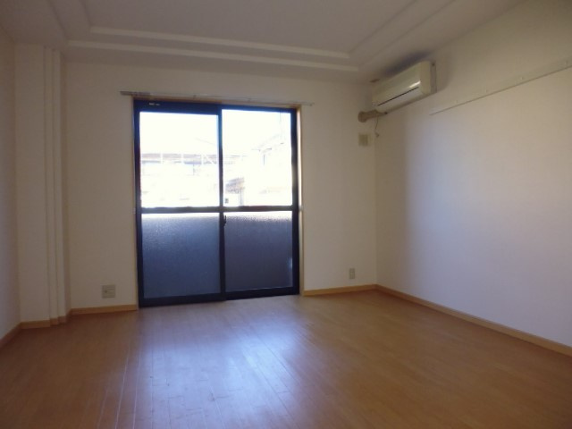 プライムスクエアの居間・リビング|洋室