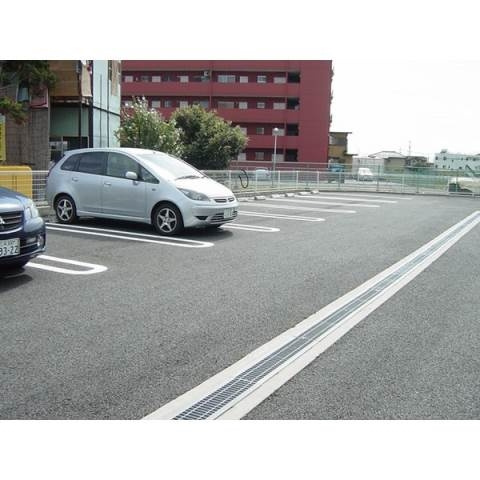 リフティー井上Ｂの駐車場