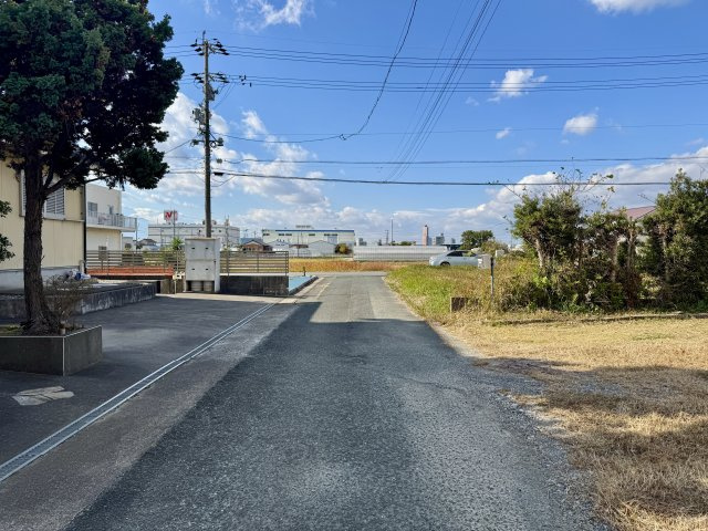 中央区下飯田町のその他|前面道路を東側から西向きに撮影しました。